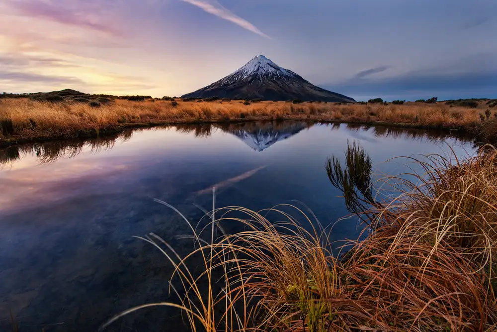 Zhang, Yan: Mount Taranaki: Morning Breeze