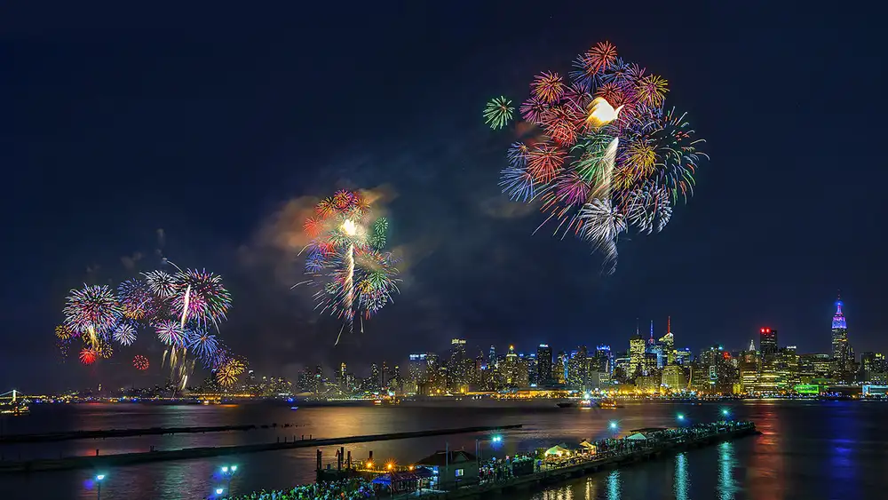 Zhu, Hua: Celebration of Independence Day in NYC