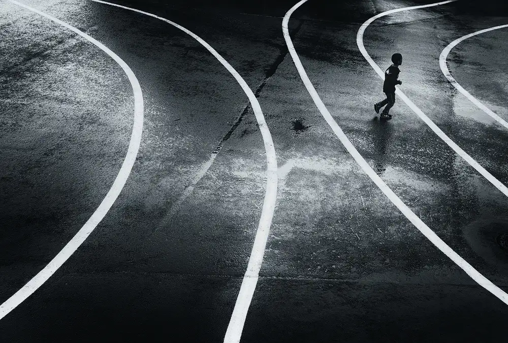 BS., Dani: Diverging Lines