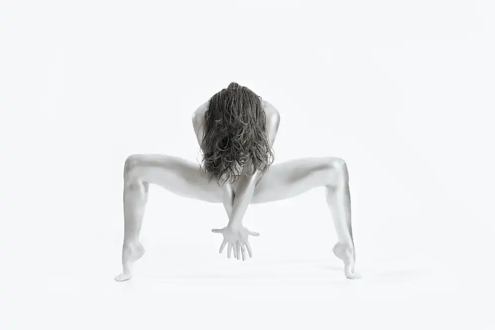 Ashton-Jones, Howard: Strong - Gymnastics Series