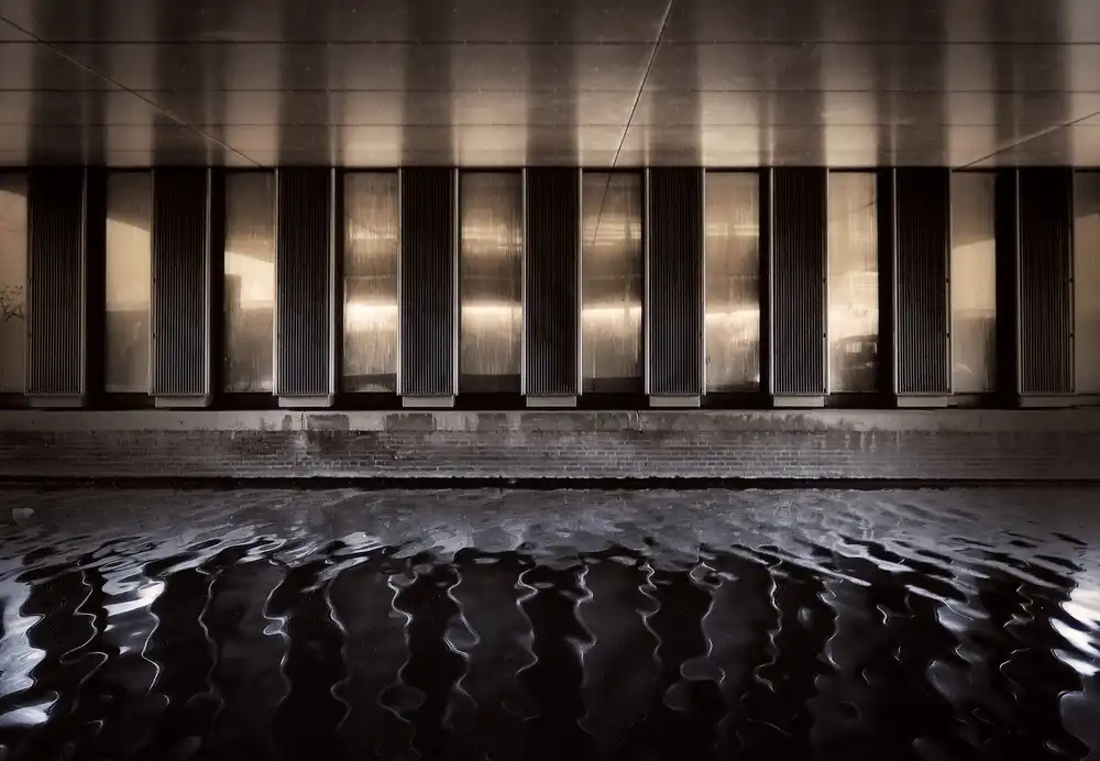 Maastricht, van Henk: dark ripple