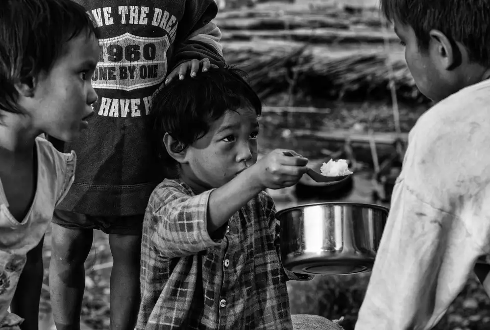 Garmendia, Inazio Joxe: Do you want some rice? (Mandalay-Myanmar)