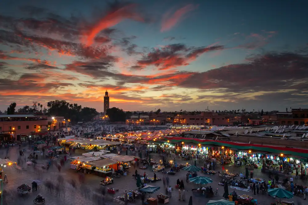 Mirica, Dan: Západ slunce nad náměstím Jemaa Le Fnaa v Marrakech,Maroko