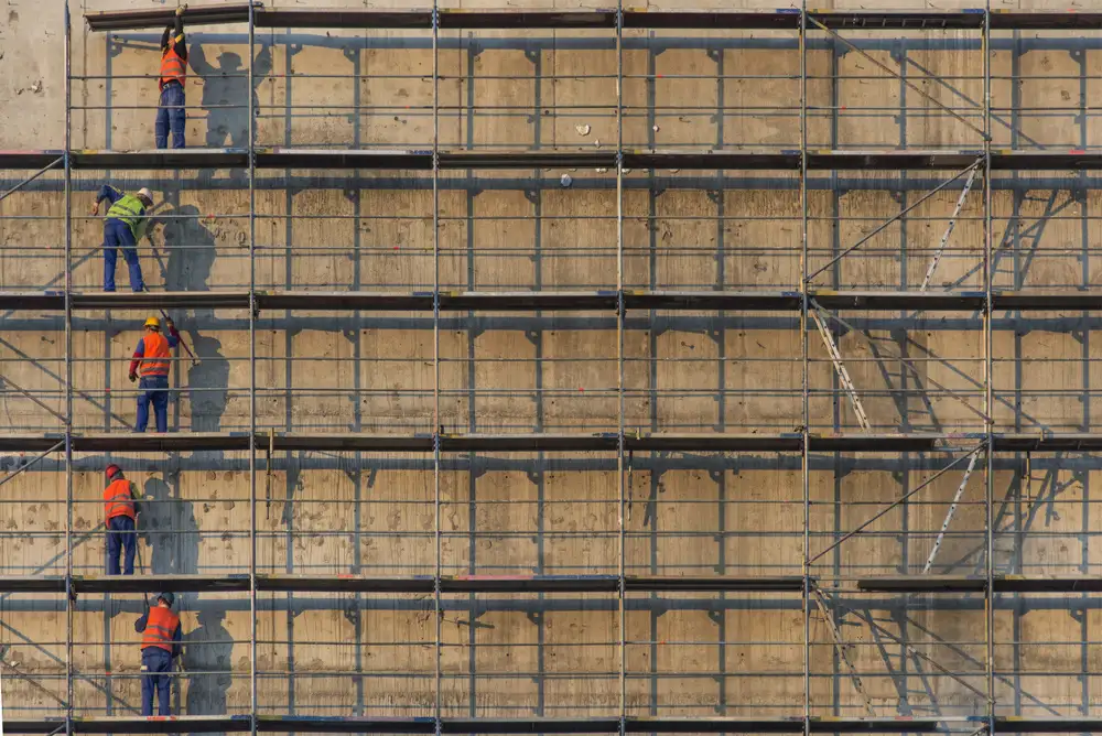 Lapcevic, Dragan: Construction workers and scaffolds