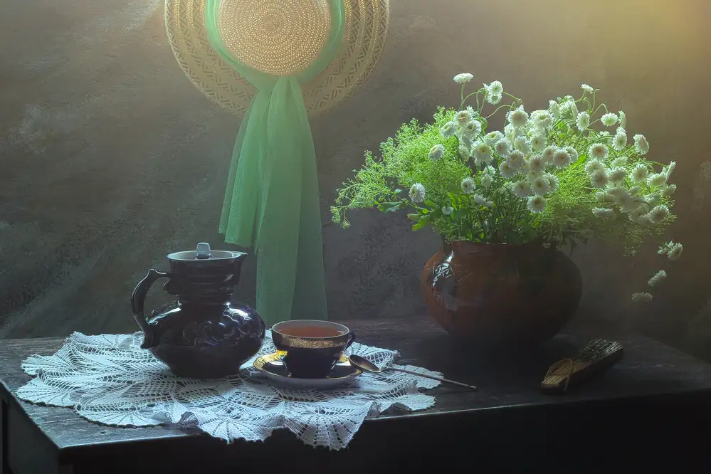 UstinaGreen: Still Life with Hat