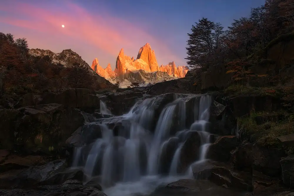 Zhang, Yan: Mountians of Moon and Sun