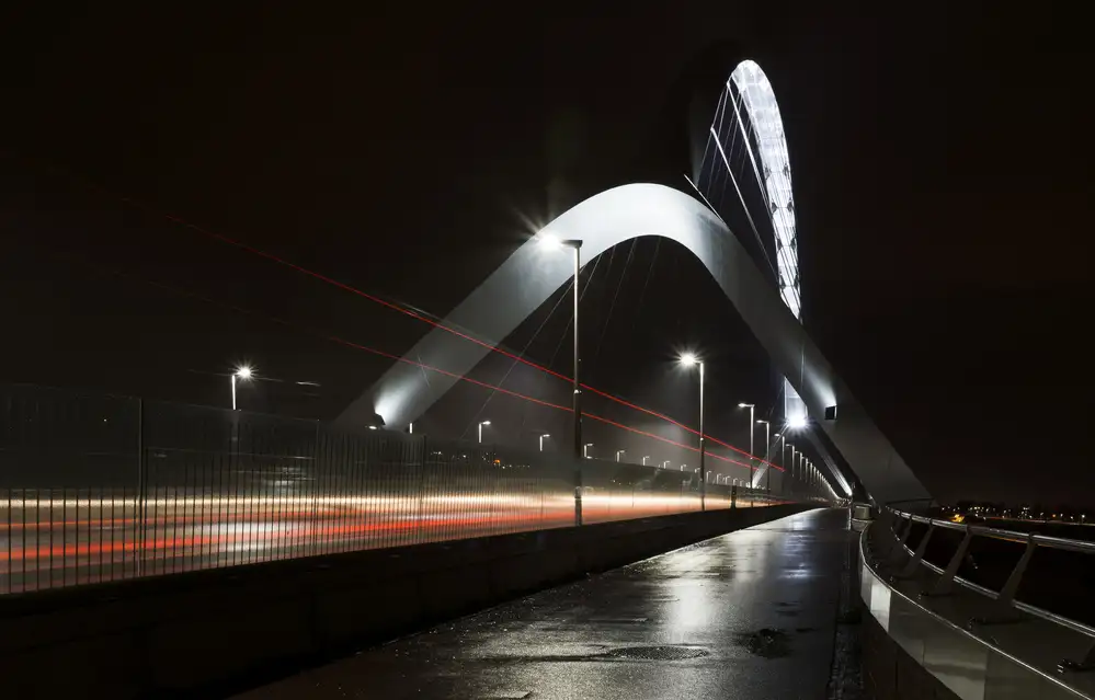 Son, van Greetje: En el puente