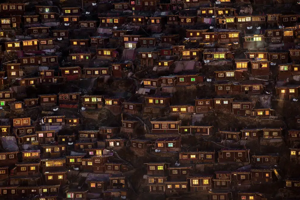 Intarob, Sarawut: Larung Gar Night (Tibet)