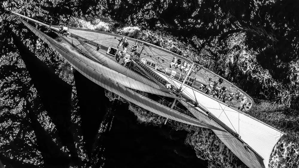Pelissier, Marc: Above the racing ship