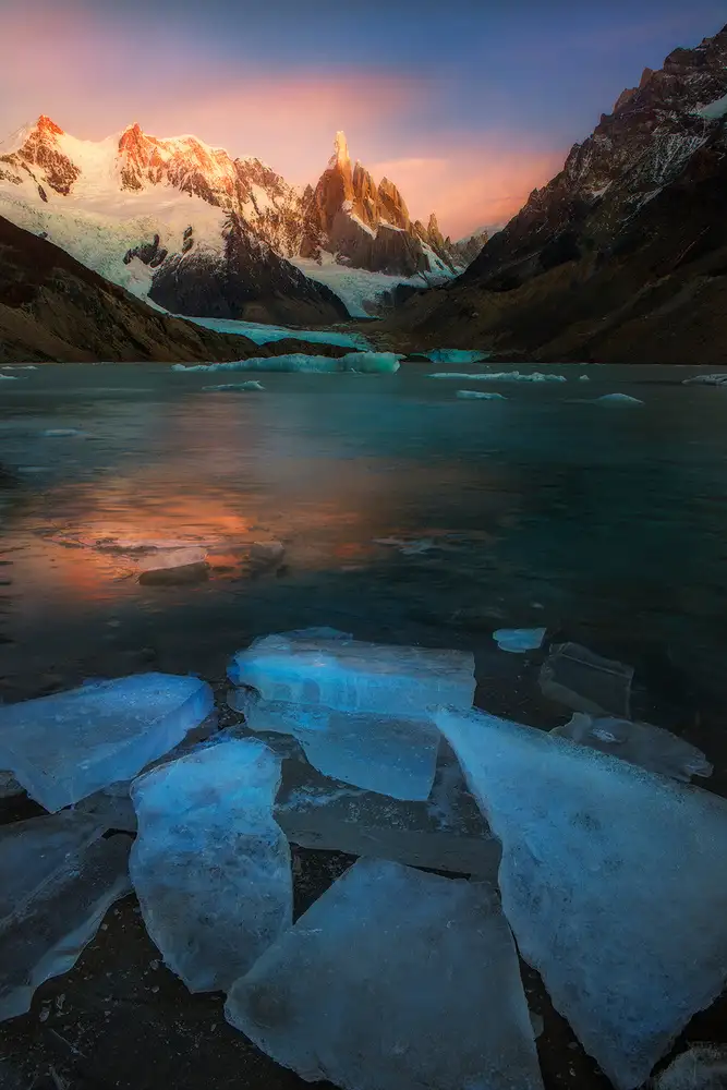 Zhang, Yan: A Frozen Morning - Laguna Torre