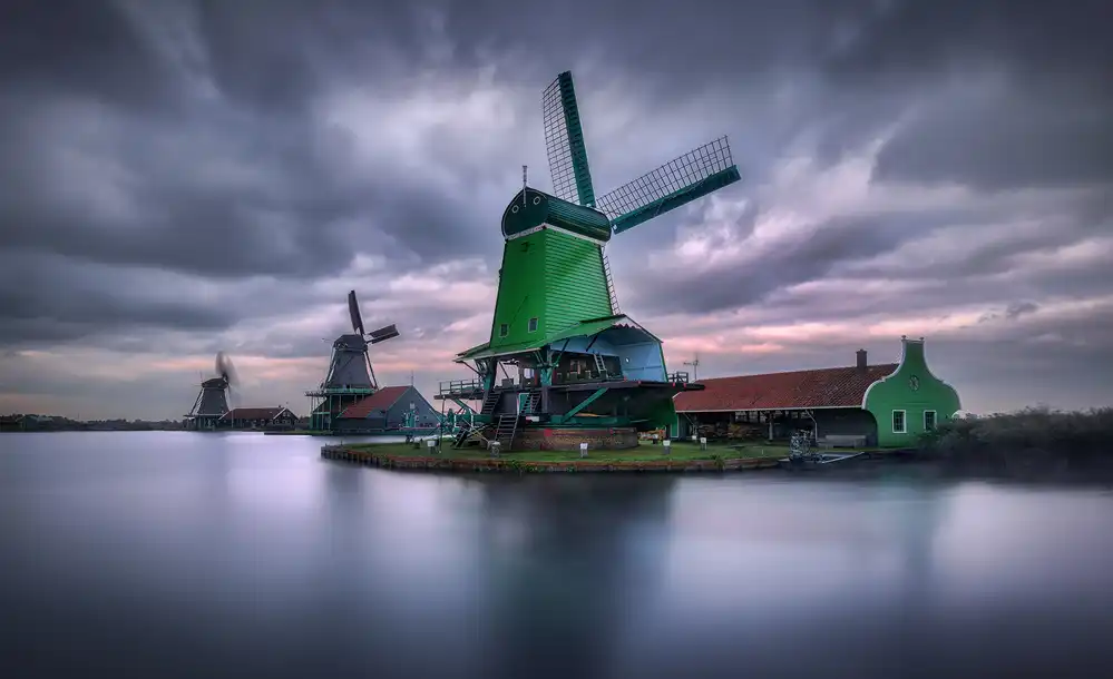 García, M. Jesús: The Green Windmill