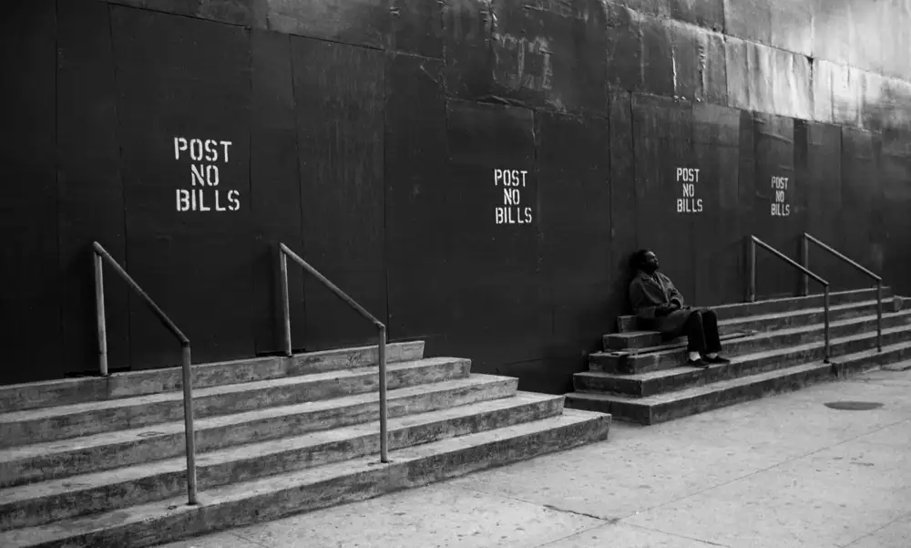 Matthes, Dieter: Post no bills (from the series Alone)