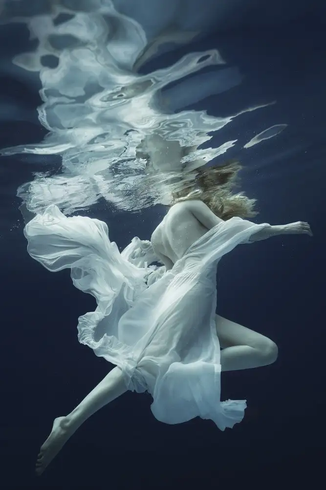 Laudin, Dmitry: Water and air