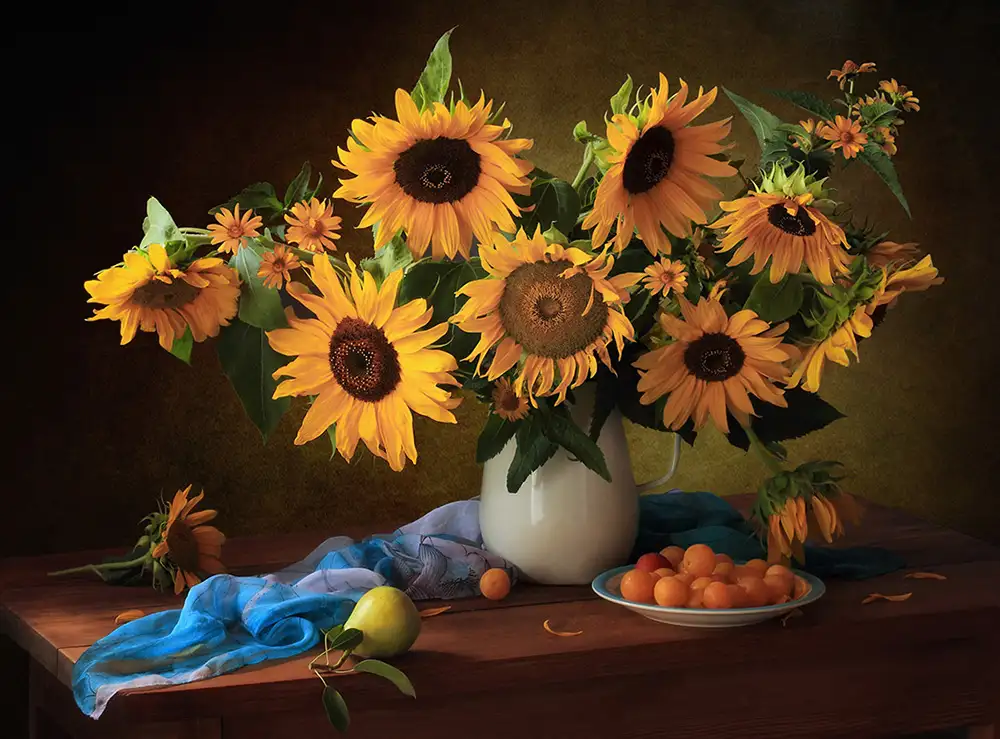 Skorokhod, Tatyana: Still life with sunflowers and yellow plums