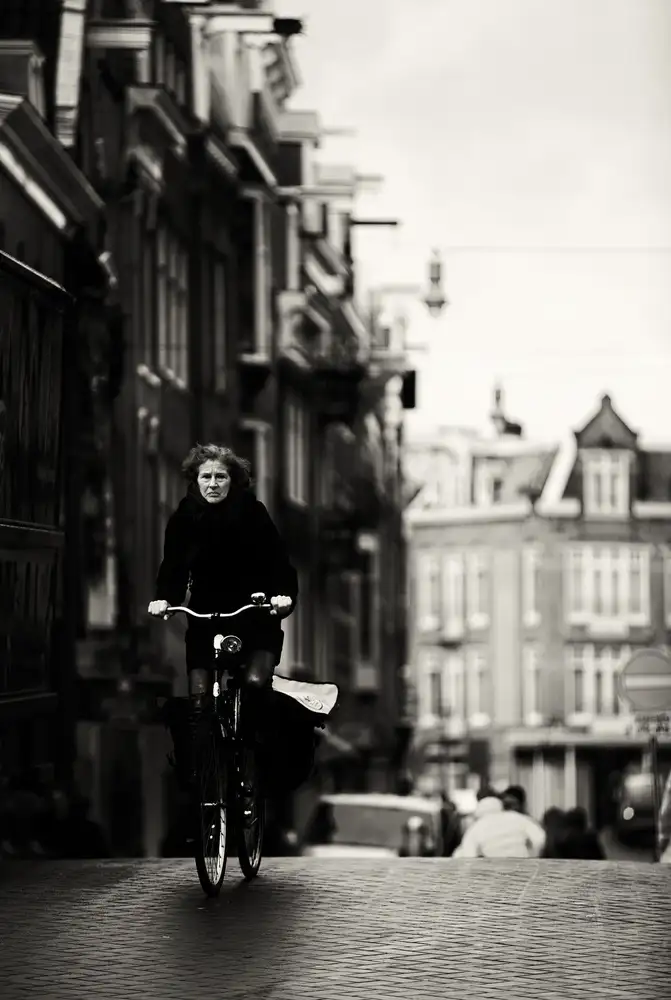 Oncete, Julien: Rainy street life III