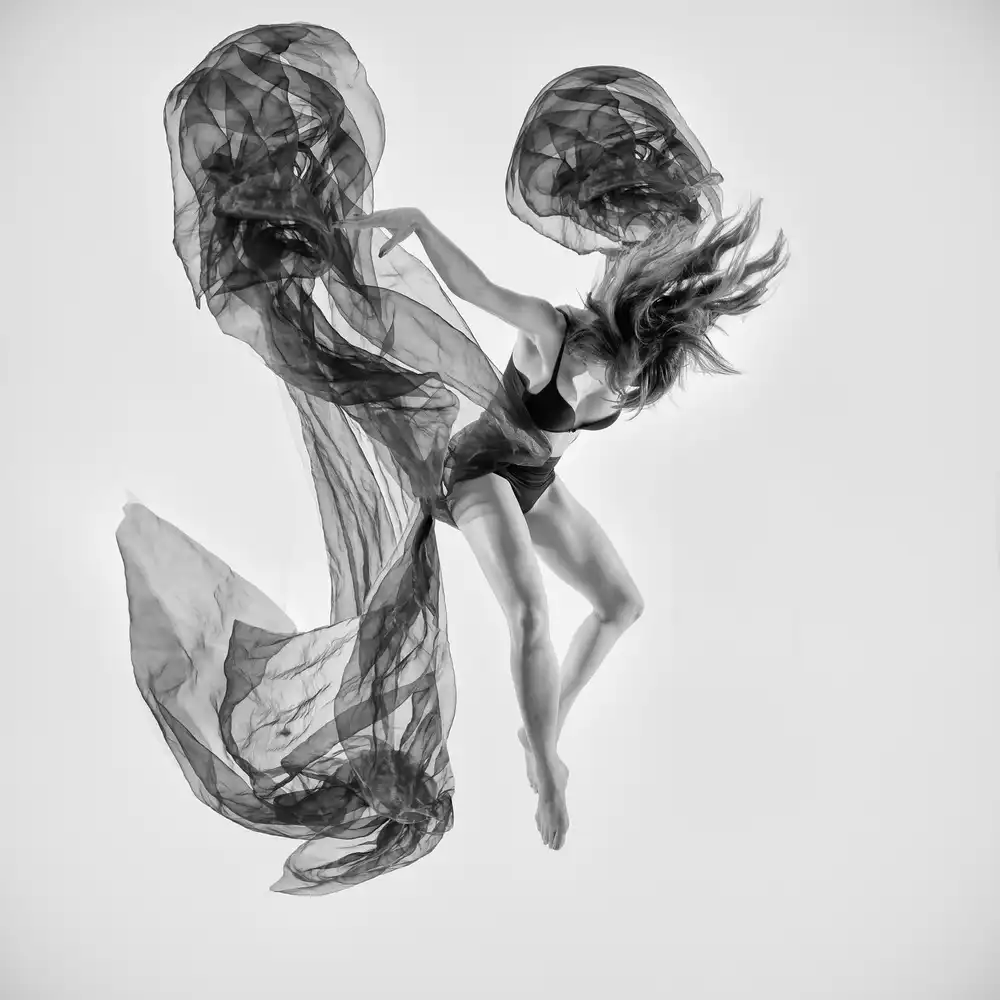 Elgar, Peter: Falling to Earth