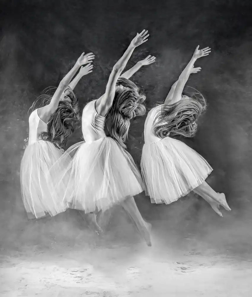 Pentony, Pauline: The Three Dancers