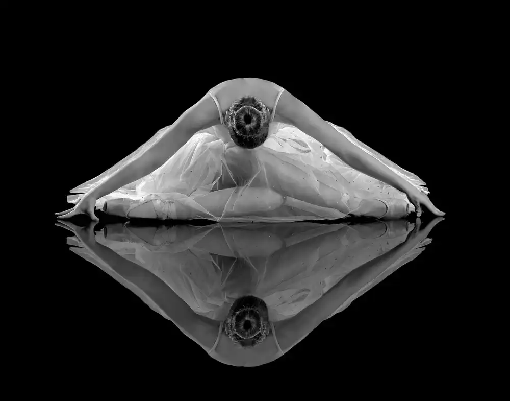 Pentony, Pauline: Ballerina Reflection