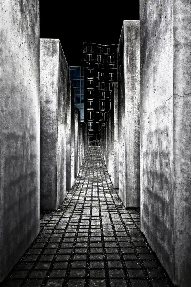 Nitzschmann, Burghard: Stones of darkness
