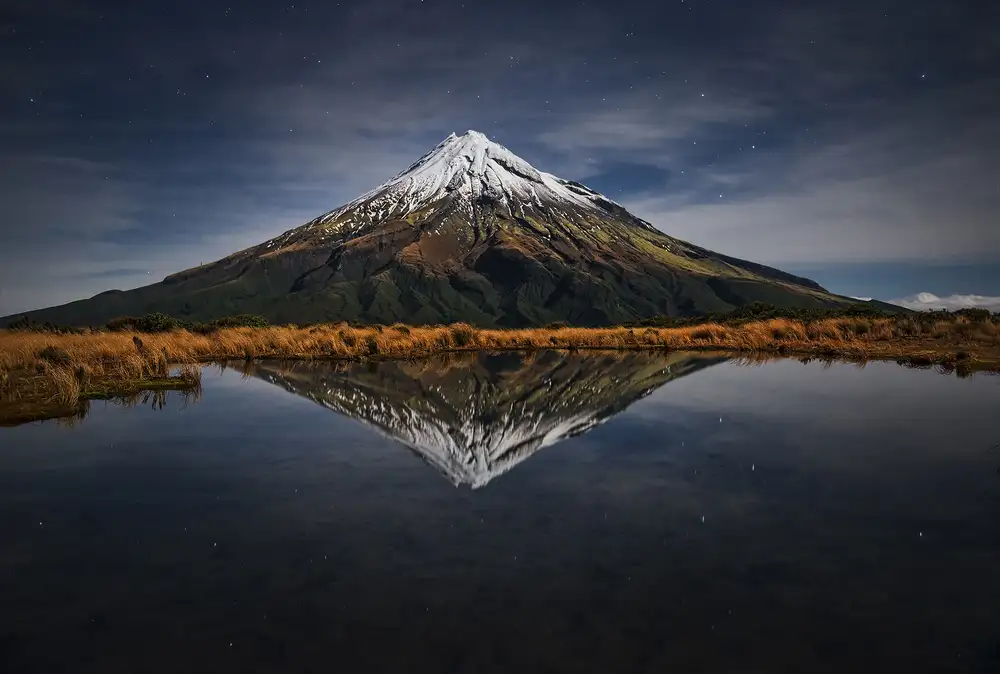 Zhang, Yan: Mount Taranaki – Eine sternenklare Nacht