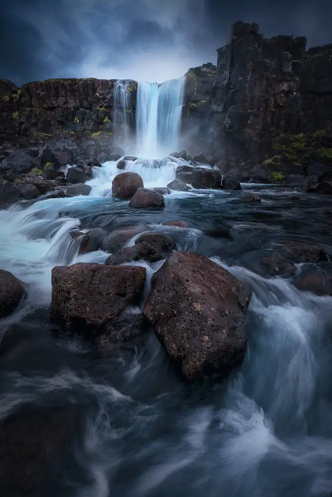 Miguel, Pablo Juan: Una cascada.