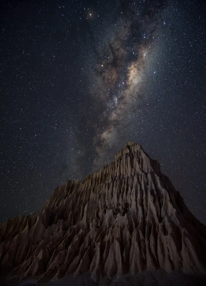 Zhu, Jingshu: Pyramid in Mungo