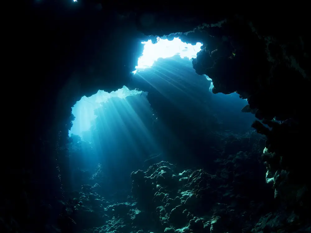 Tov, Ben Ilan: Unterwasserhöhle