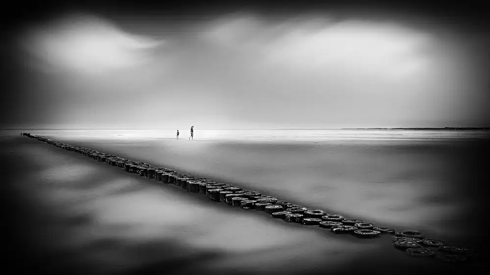 Tänzer, Ina: On the shore