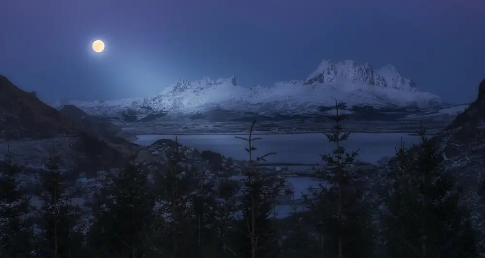 Castan, Martin David: Full Moon
