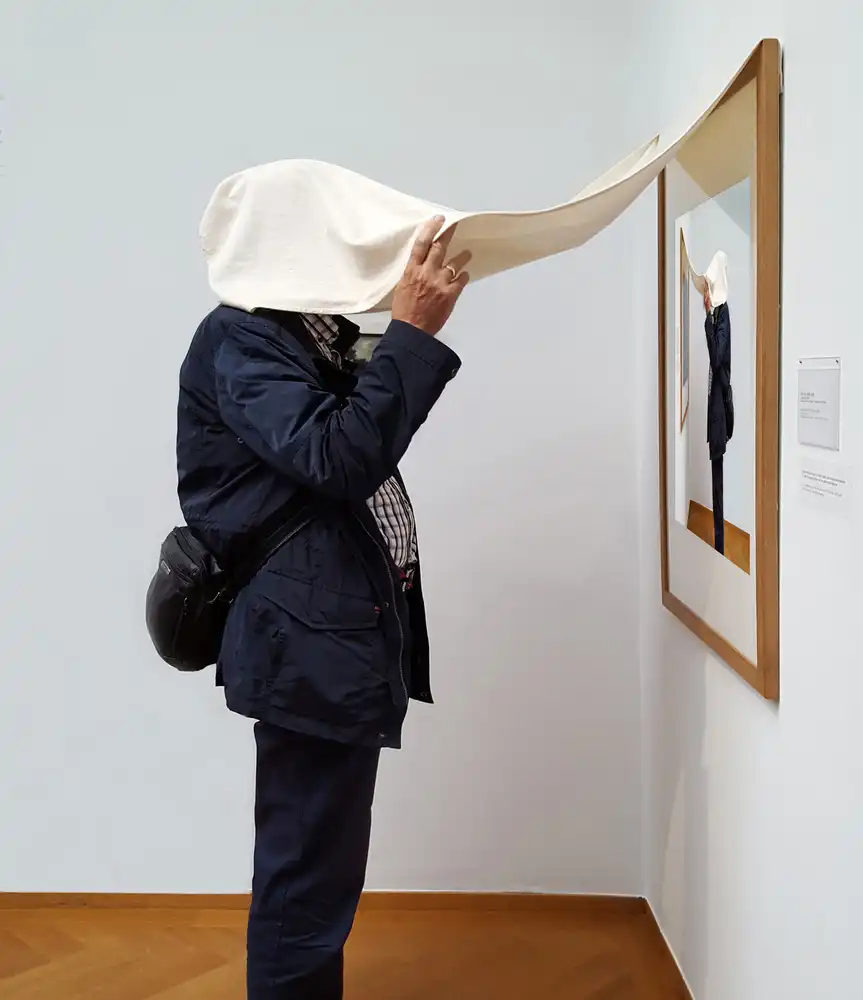Limberg, Huib: Ich schaue mir sein Selfie im Museum an...!