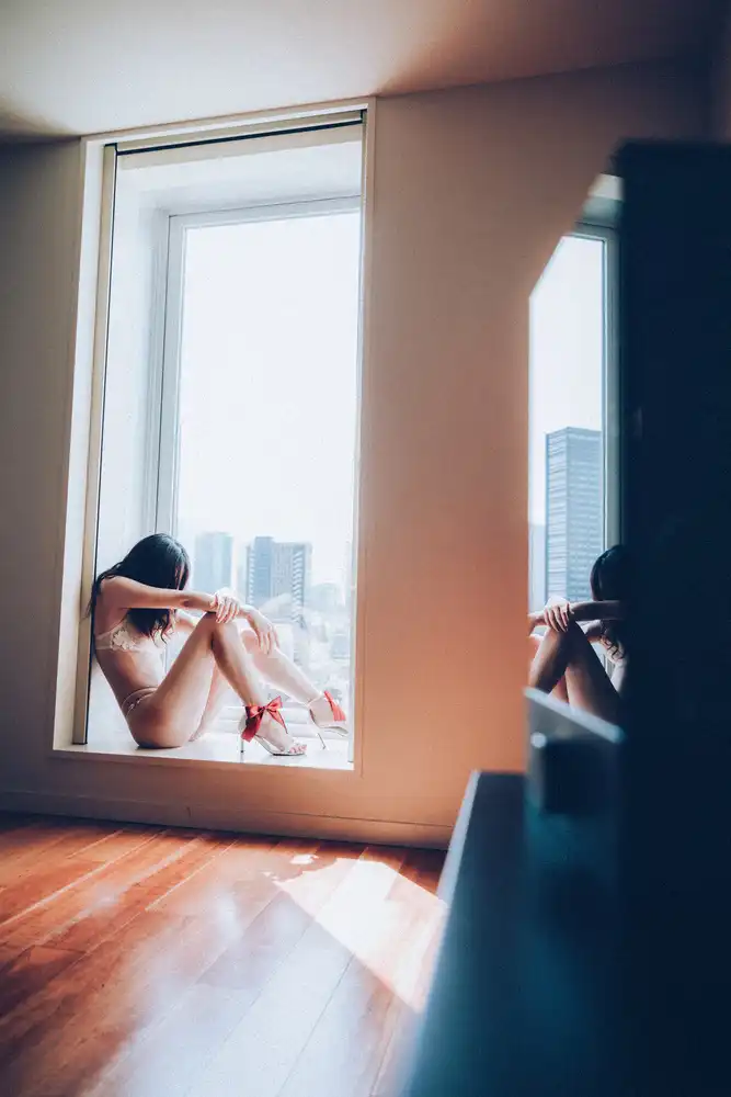 Kiyota, Daisuke: by the window