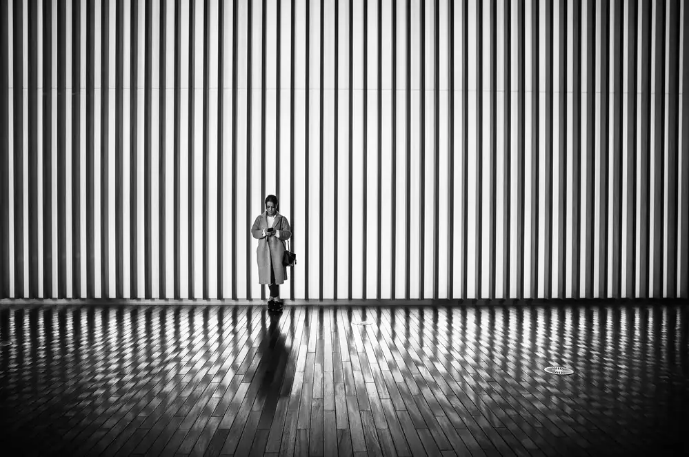 Hashimoto, Tetsuya: Woman waiting