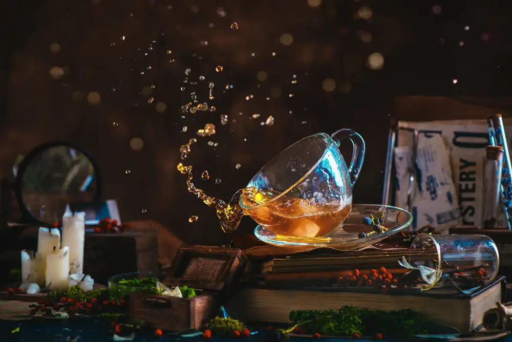 Belenko, Dina: Poltergeist Tea