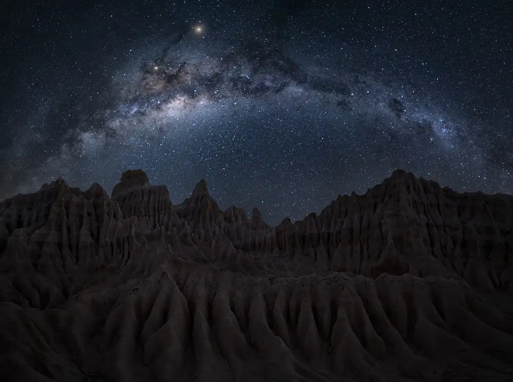 Zhu, Jingshu: Ancient Land