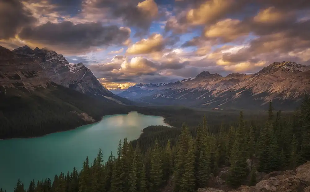 Zheng, Michael: Jezero Peyto za soumraku