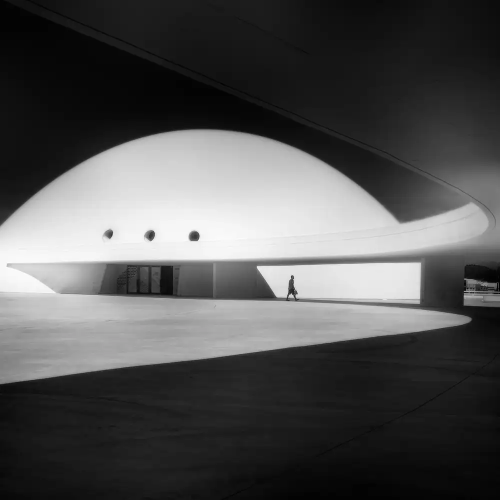 Azevedo, Olavo: LIGHT AND SHADOWS