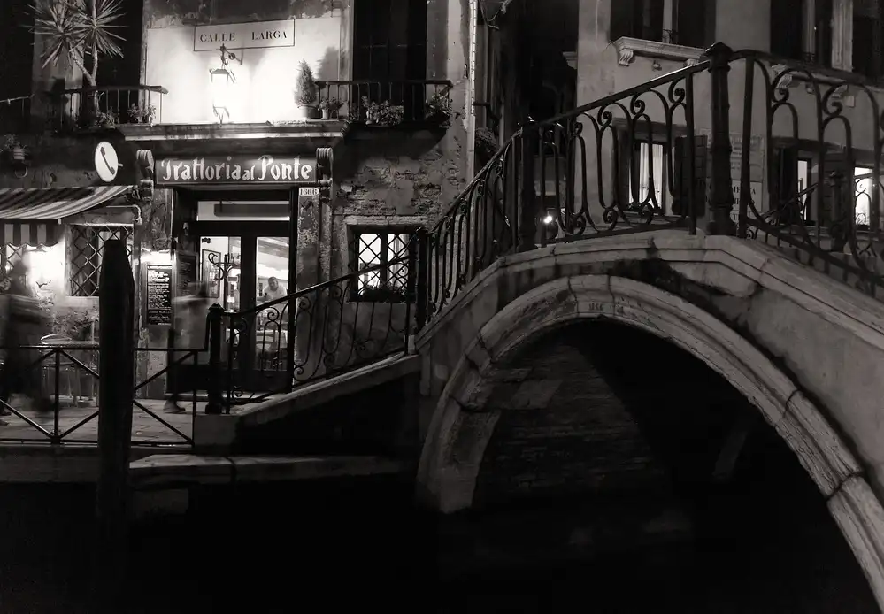 Végh, Izabella: Trattoria al Ponte