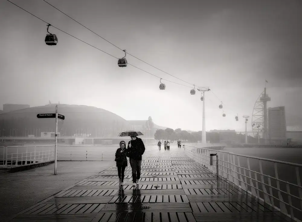 Elena, Raceala: Walk in the rain