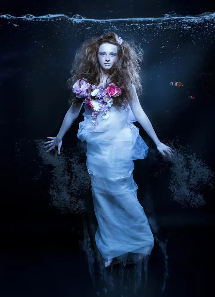 Studio, Catchlight: Underwater Bride