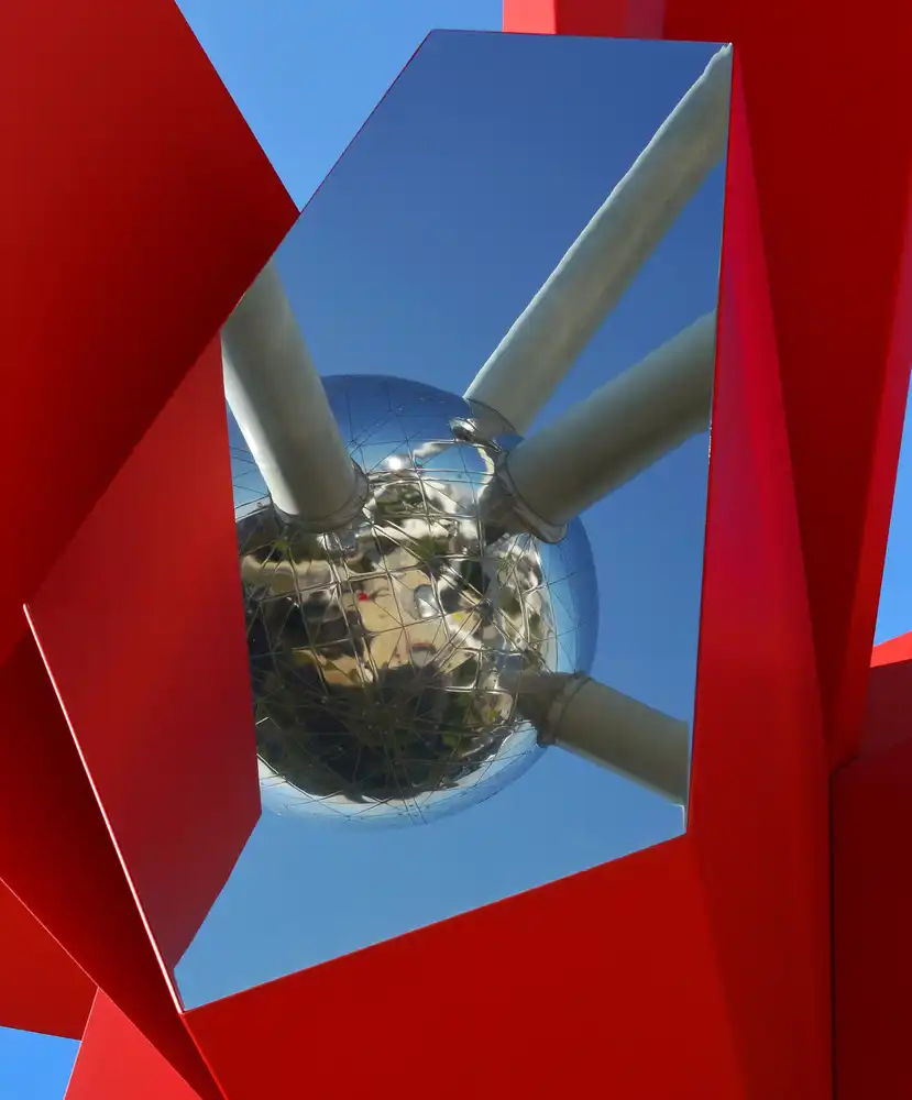 Joosten, Lus: arte atomica