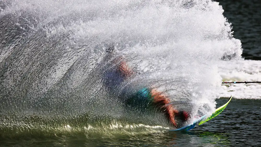Woo, Shin Ryu: Waterski