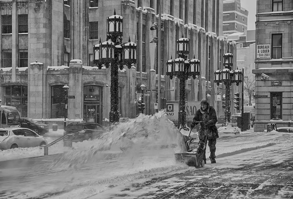 Tjandra, C.S.: Spazzamento della neve