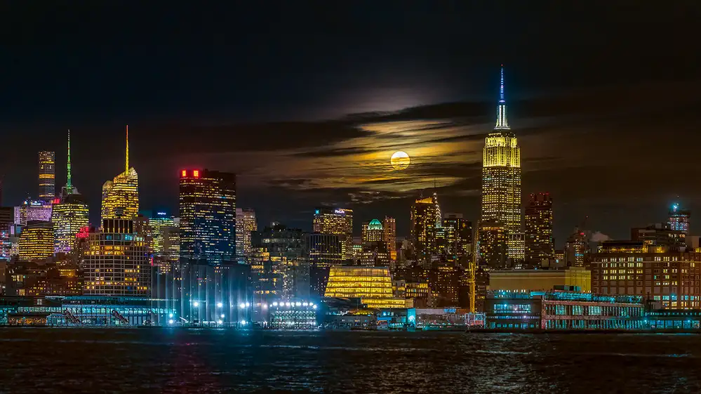 Zhu, Hua: Super Blue Moon 2018, New York City