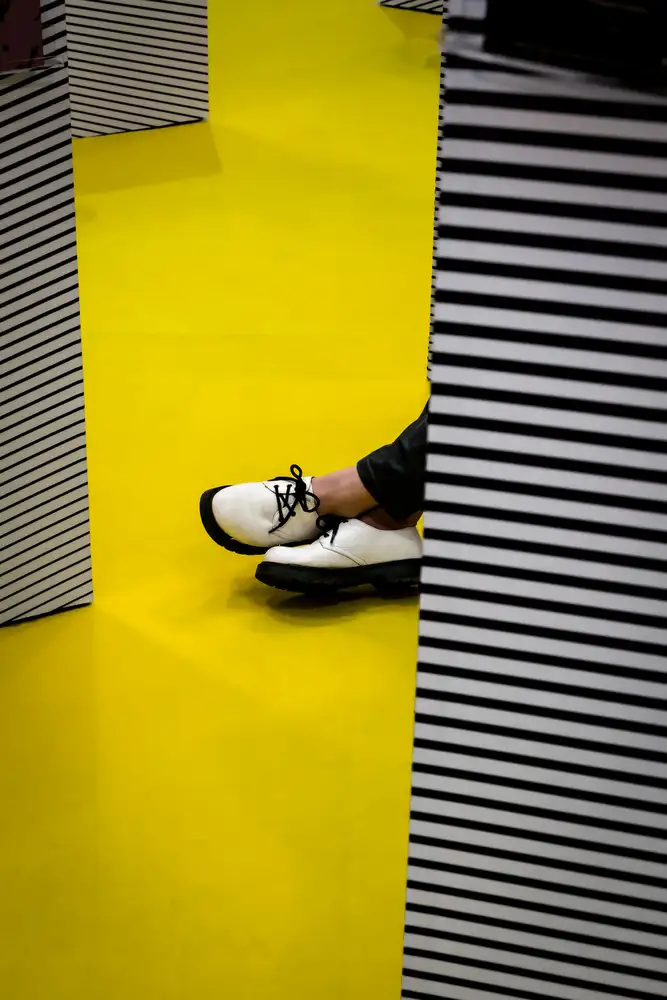 Lin, Fengshou: Activities on the yellow floor