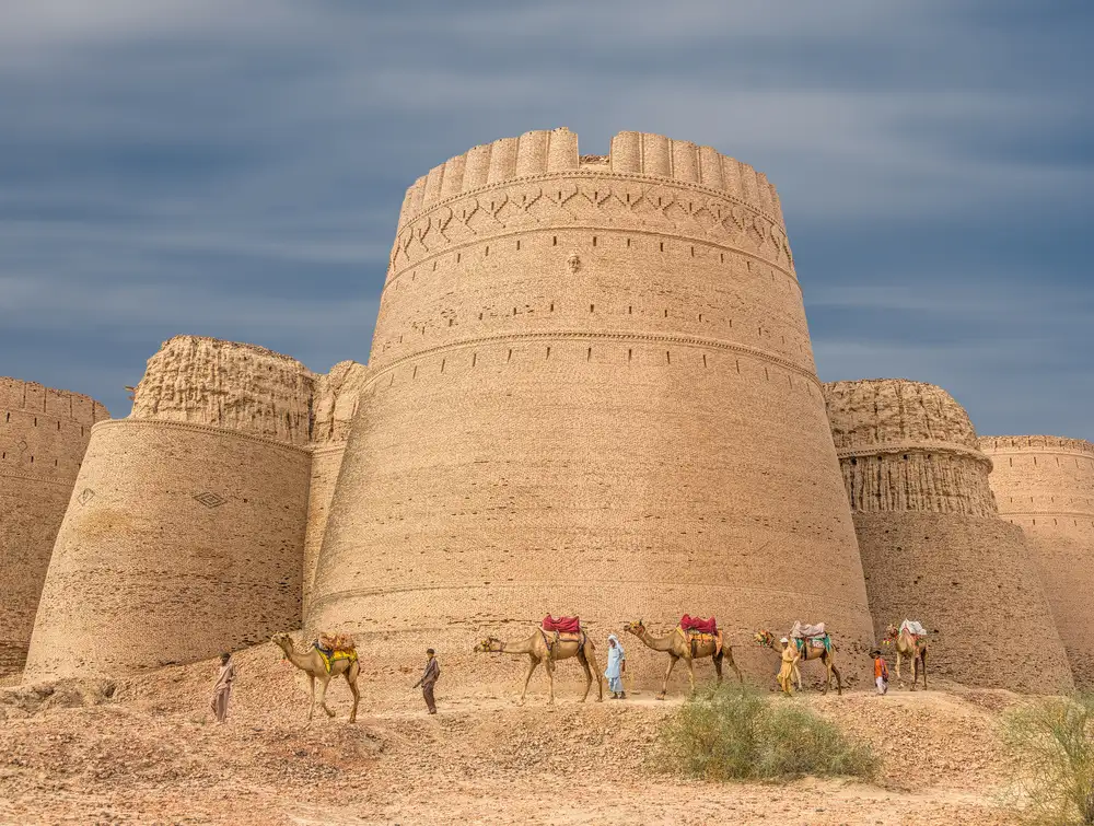 Reza, Nayyer Sayyed: Fort de Derawar