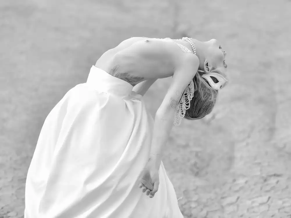Fira, Alexandra: Nessun nome