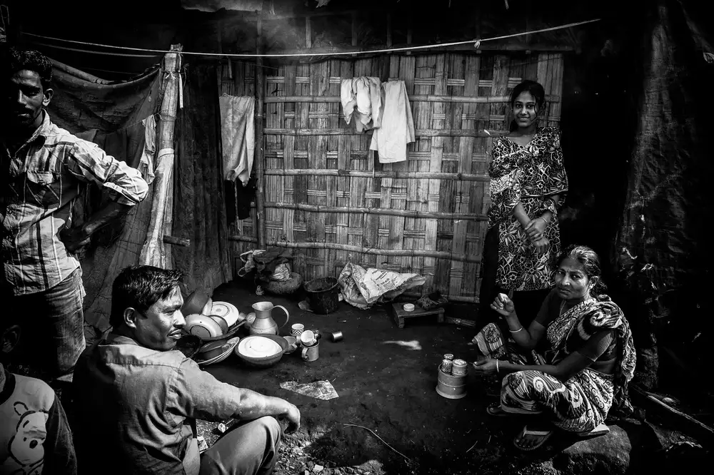 Garmendia, Inazio Joxe: Scene of life of a family in Bangladesh.