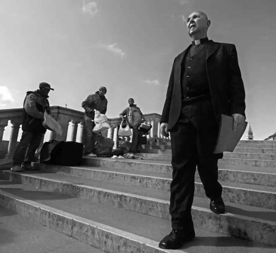 Kravanja, Jure: The ones and the others