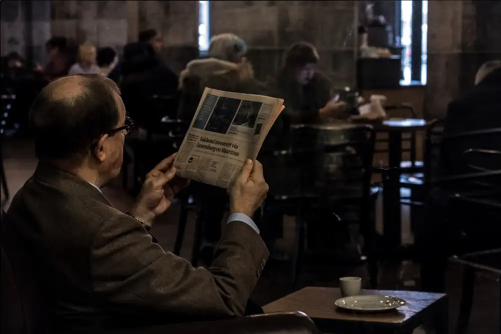 Joosten, Lus: newspaper man