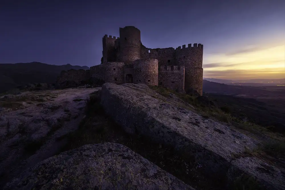 Dueso, Ruiz Jorge: Aunqueospese Castle